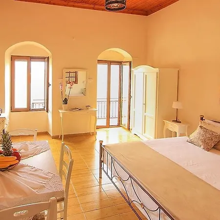 בית נופש Athanasia's House *